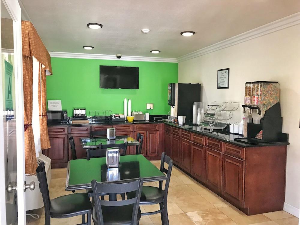 Rodeway Inn Adelanto Us 395 Bagian luar foto