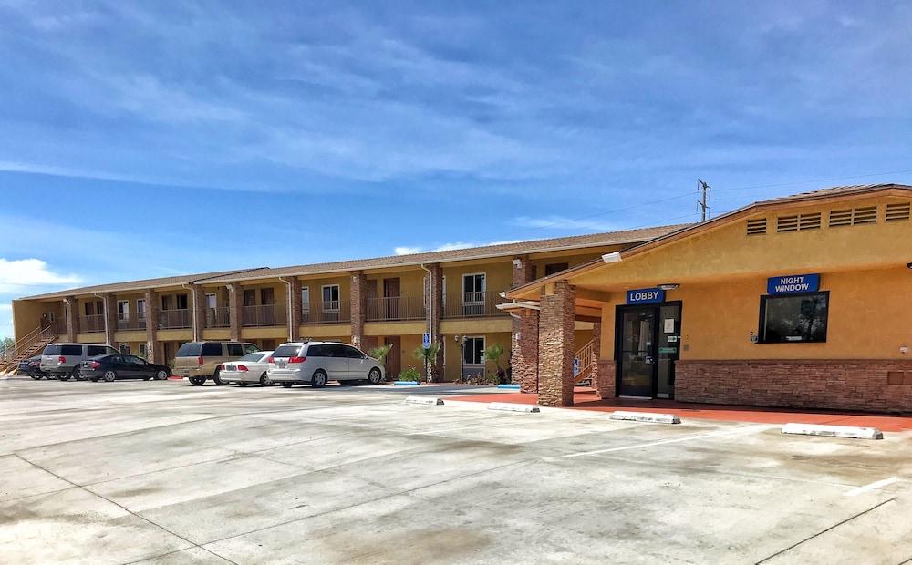 Rodeway Inn Adelanto Us 395 Bagian luar foto