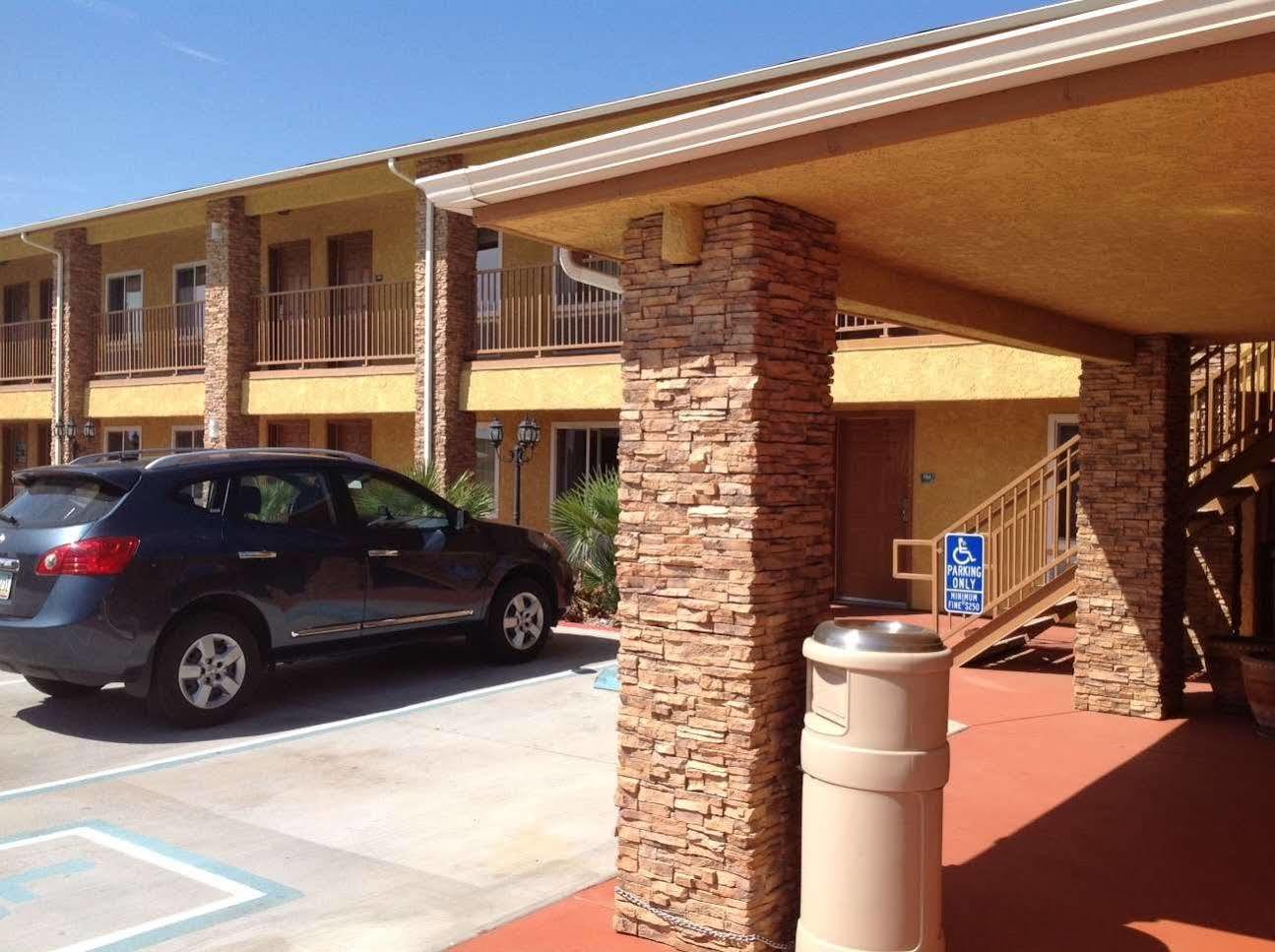 Rodeway Inn Adelanto Us 395 Bagian luar foto
